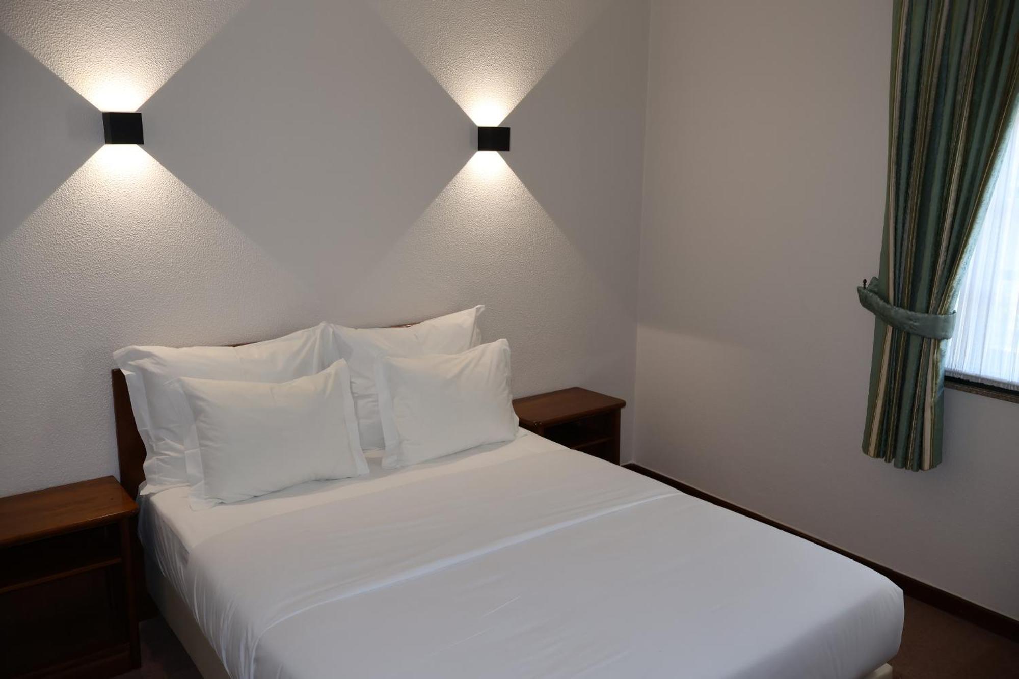 Hotel Santhyago Trofa Esterno foto
