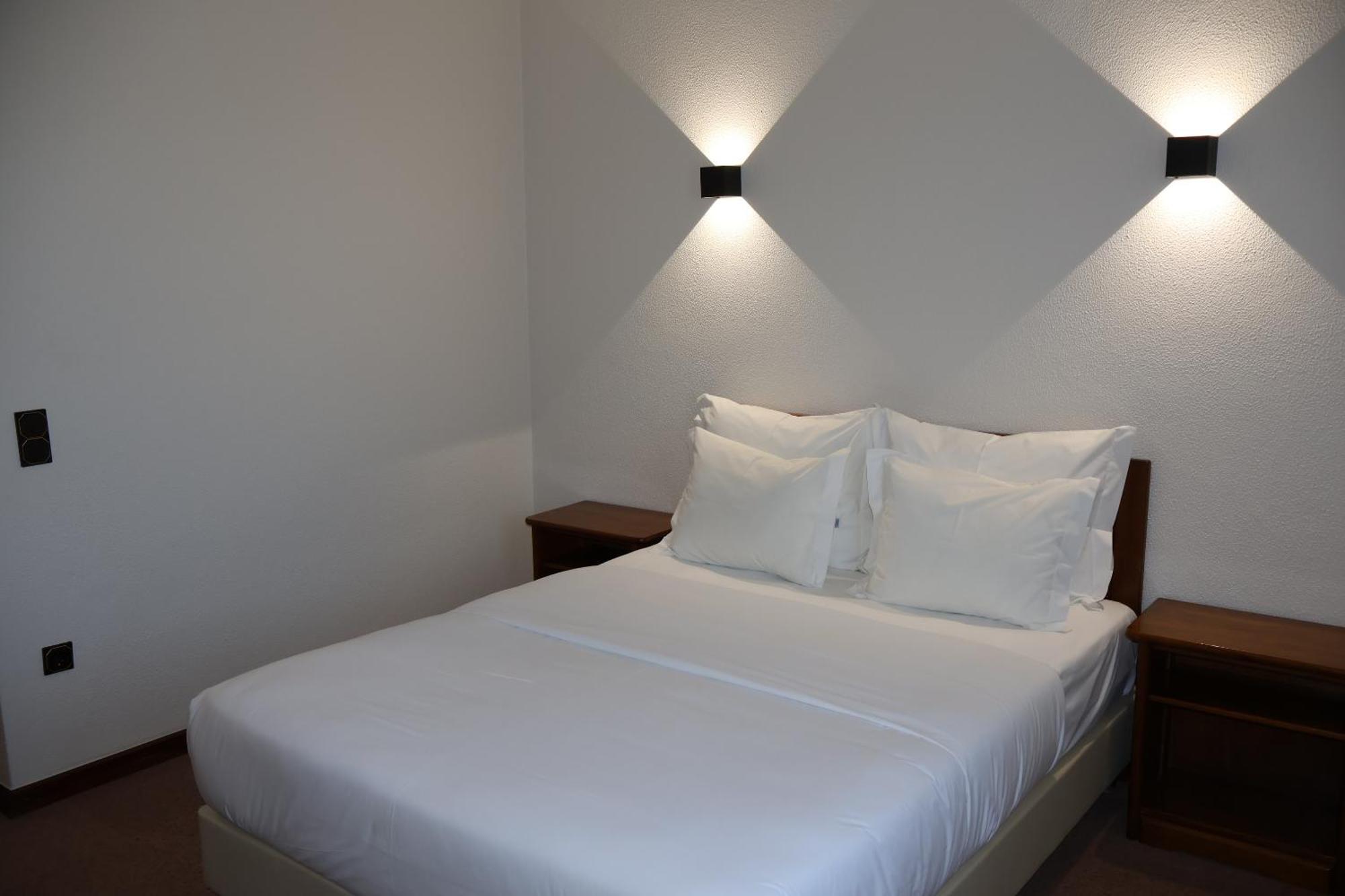 Hotel Santhyago Trofa Esterno foto