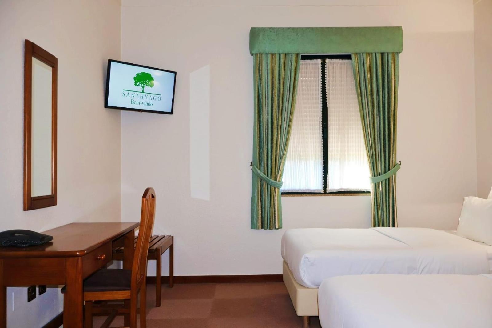 Hotel Santhyago Trofa Esterno foto